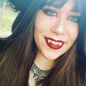 Meet your Posher, Chloe